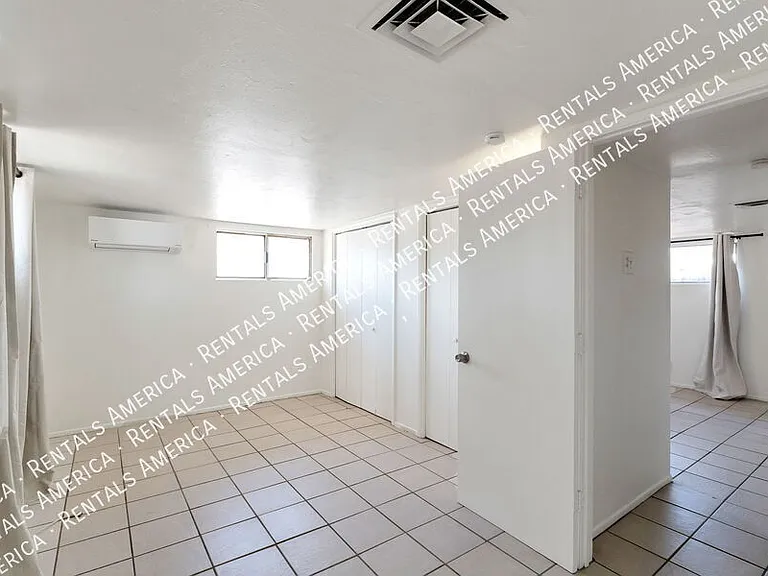 1830 E 8th St #2 — Photo 12