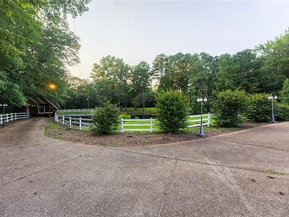 4th image of 1058 Pine Log Rd