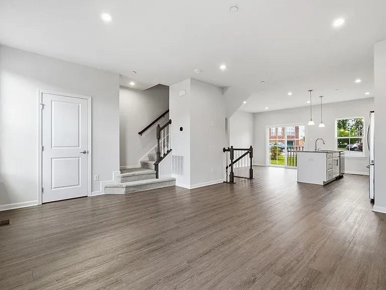 233 Chesna Dr — Photo 9