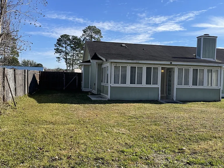 403 Fairfield Ct — Photo 19