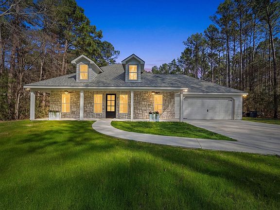 2nd image of 17397 Woodforest Dr