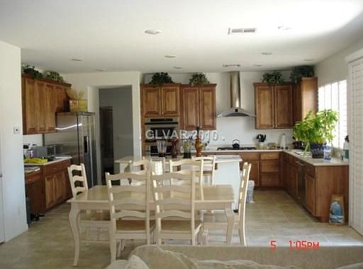 4th image of 9198 Desert Heat Ave
