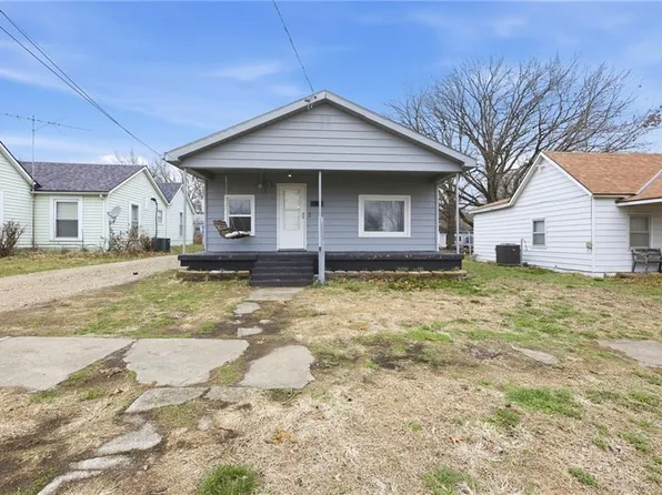 140 Walnut Ave, Osawatomie, KS 66064