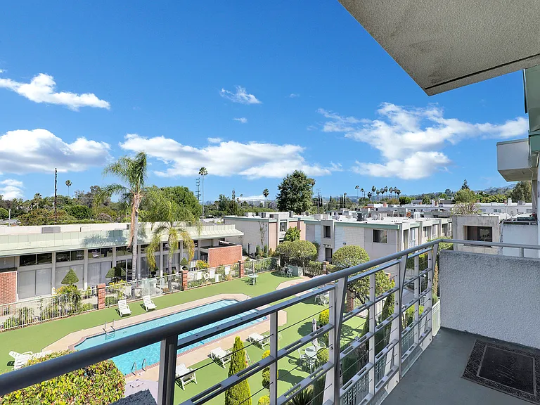 5301 Balboa Blvd #Q302 — Photo 13