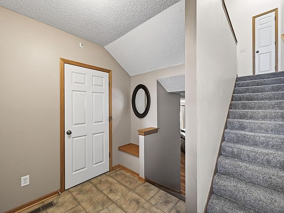 3rd image of 5226 Greenwood Dr