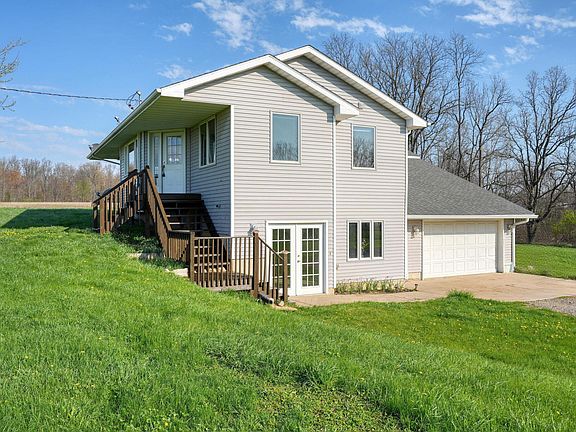 2nd image of 896 Fields Rd
