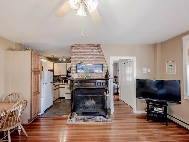 35 Pelham St #D1 — Photo 1