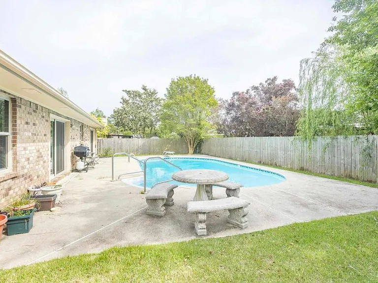 3555 Chastain Way — Photo 3