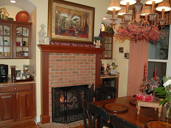 Cafe' w Coffee and Wine Bar