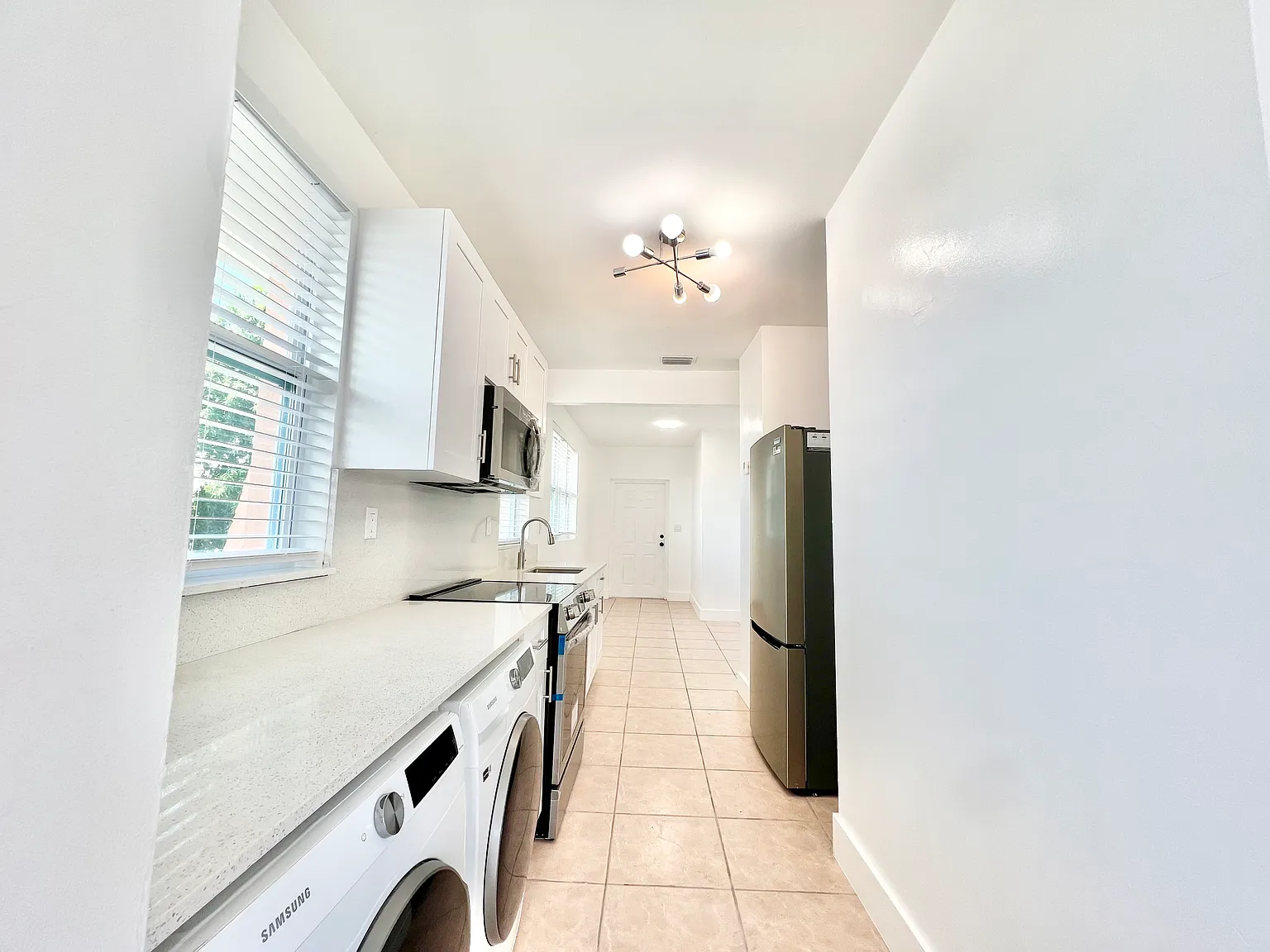 2 bed, 950 sqft, $2,750 — Photo 3