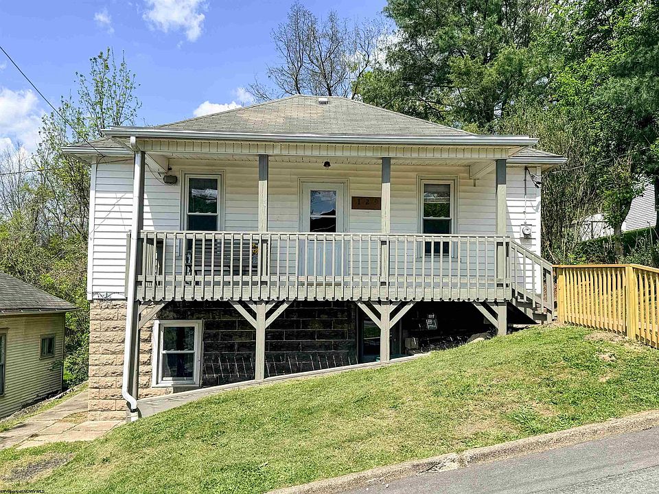 1st image of 129 Thorn St