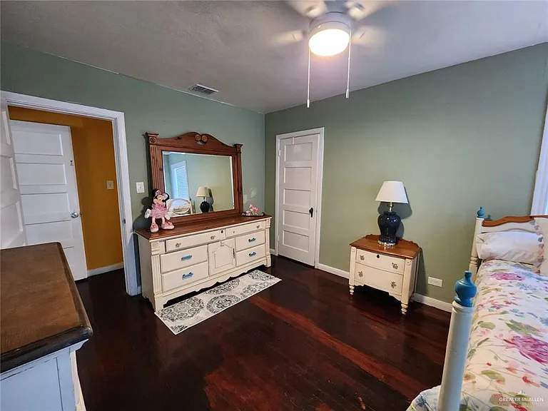 1024 E Laurel Ave — Photo 6