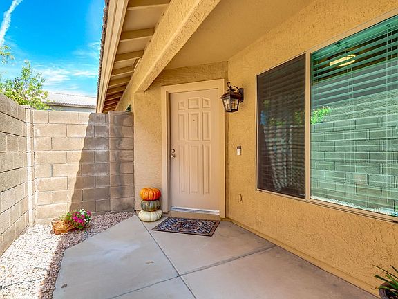 5th image of 2224 E Paraiso Dr