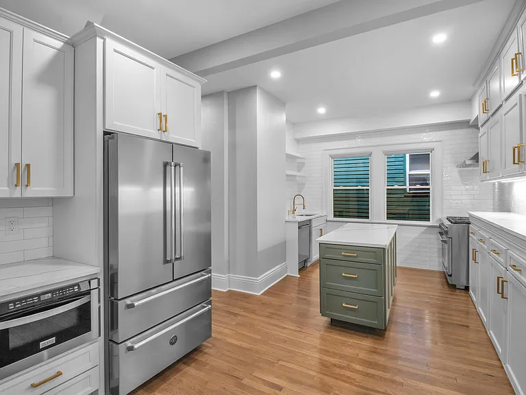 100 Richmond Ave #UPPER — Photo 21