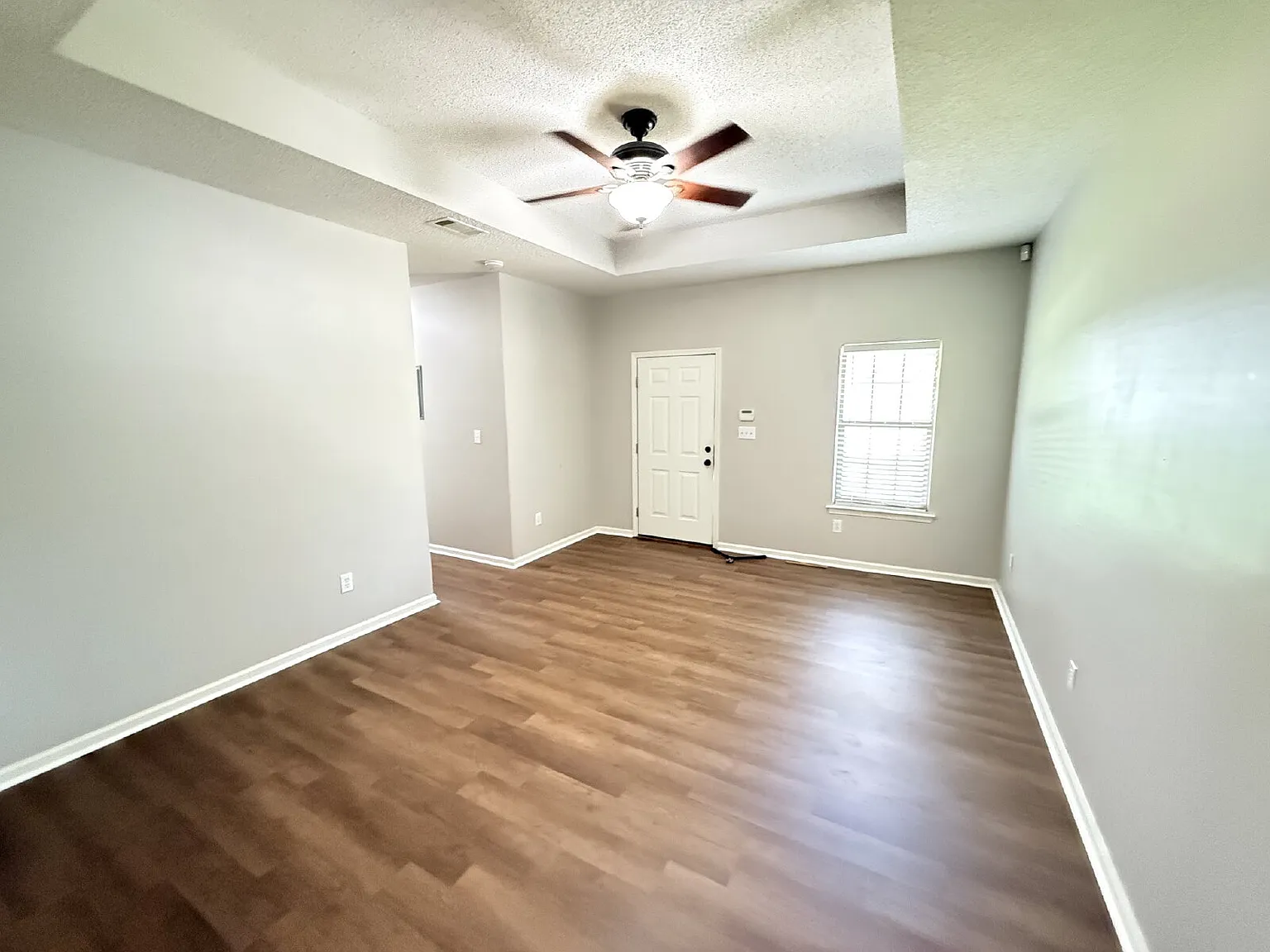 3 bed, 2.0 bath, $1,495 — Photo 2