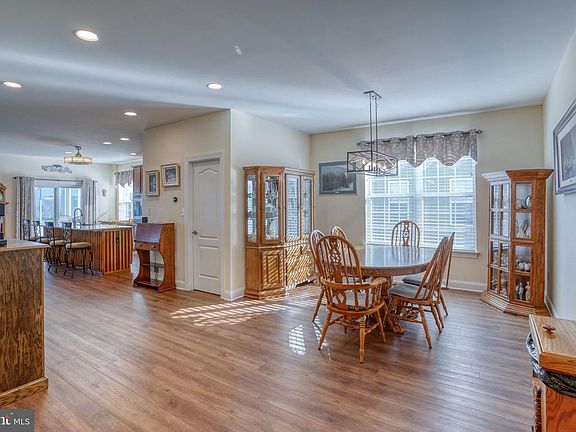 5th image of 295 Nicklaus Ln