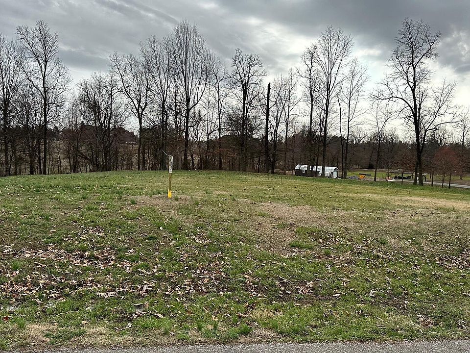 2nd image of Smiths Ln #79-126