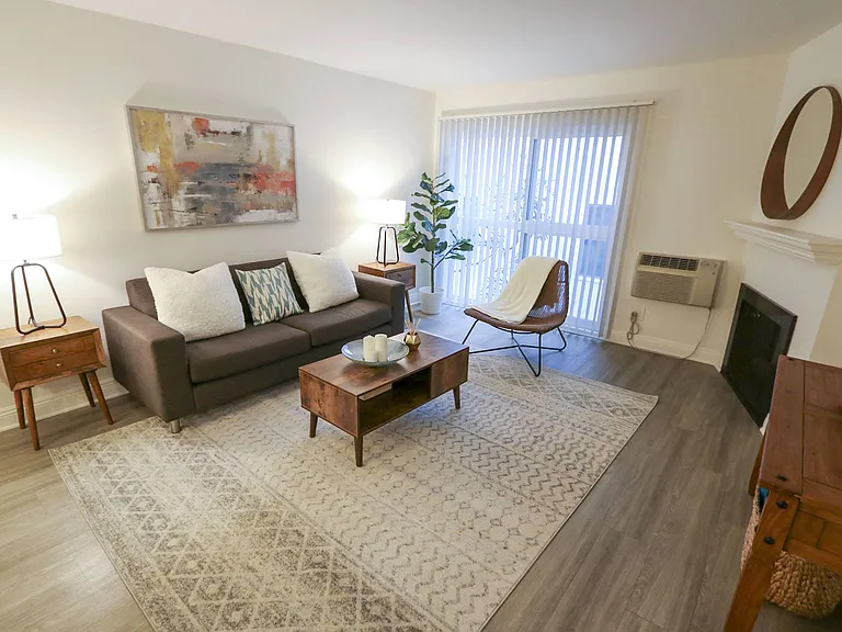 Westwood Riviera Apartments — Photo 50