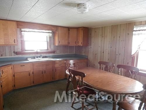 5th image of 723 Lincoln Ave