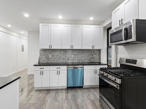 3rd image of 256 Pacific St APT 20