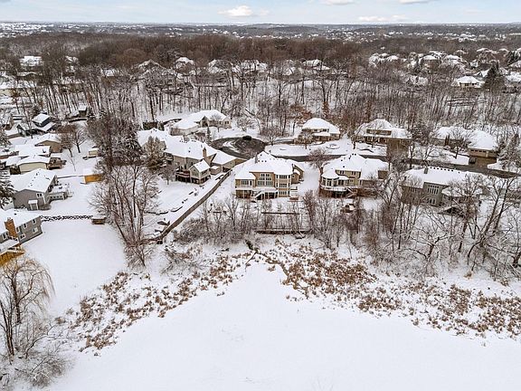 4th image of 7932 Orchid Ln N