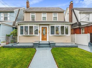 21216 93rd Ave, Queens Village, NY 11428