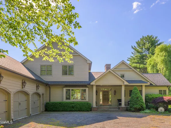 36 Yale Hill Rd, Stockbridge, MA 01262
