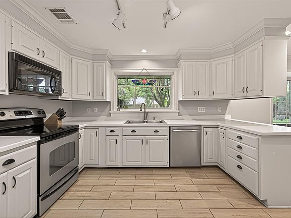 4th image of 10807 Oasis Dr
