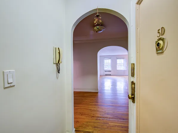 117-01 Park Lane South image 27 of 34