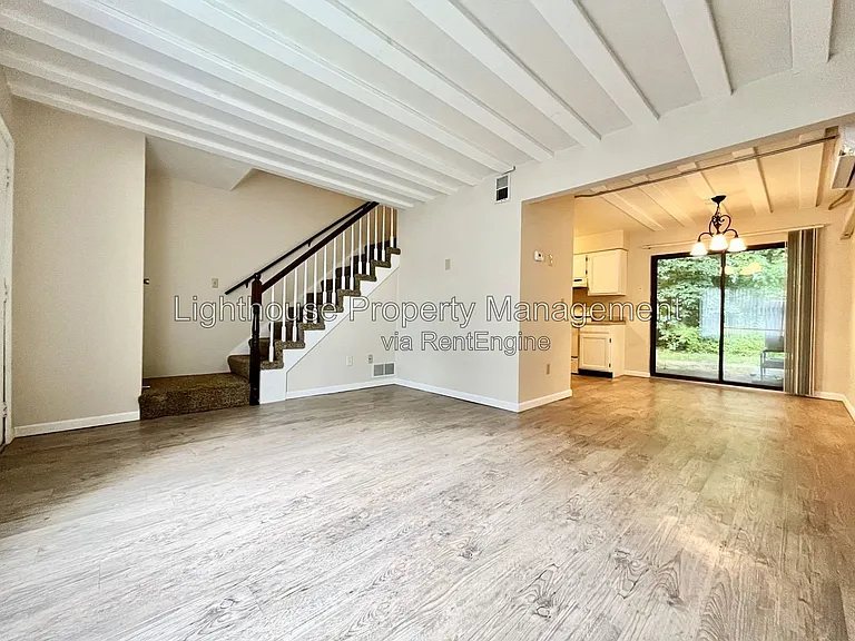 10375 Portage Rd — Photo 3