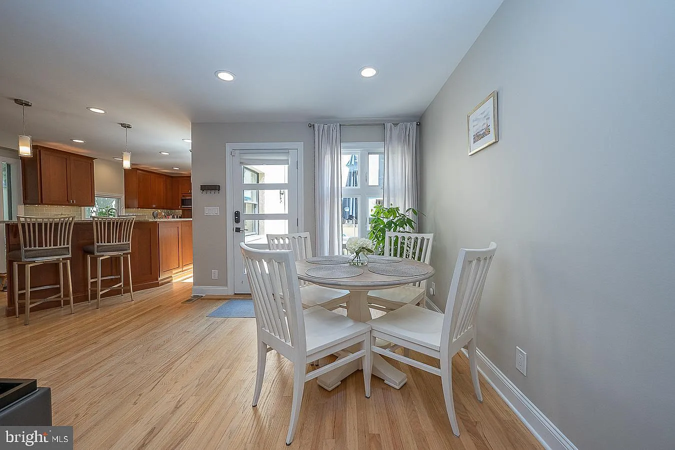 3 bed, 2.5 bath, 2136 sqft, $4,600 — Photo 3