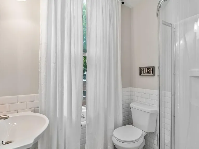 313 S Cutler St — Photo 15