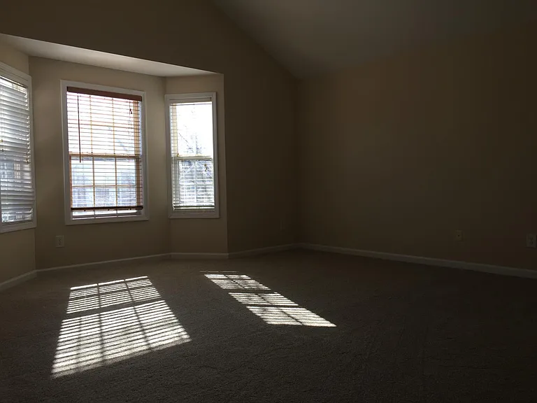 400 Creek Manor Way — Photo 8