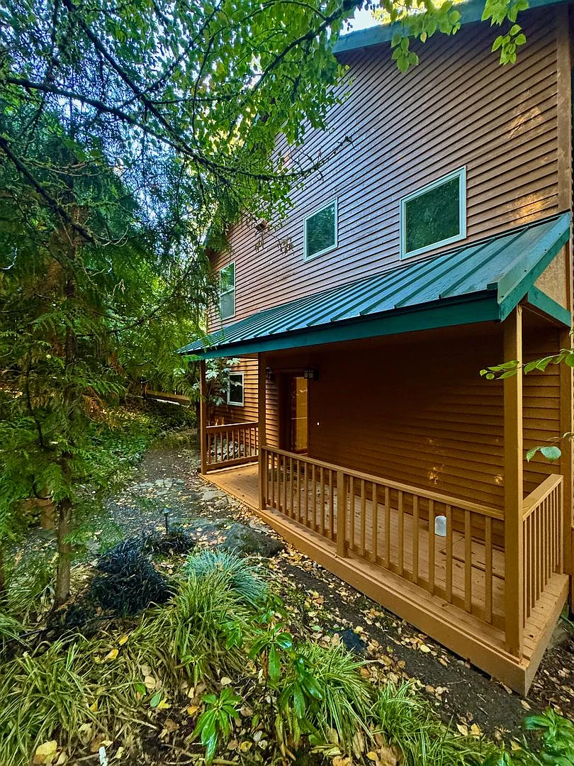 Stunning waterfront retreat.....at the foot of Fletcher Bay on Bainbridge Island — Photo 2