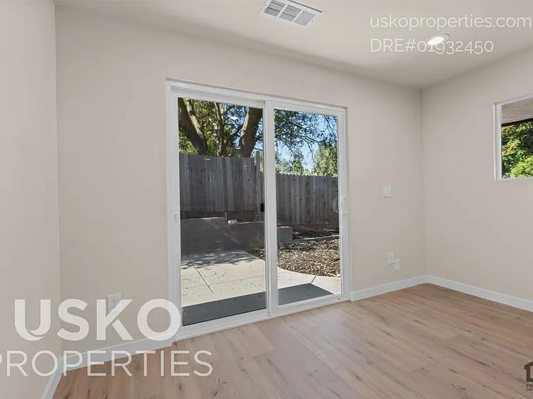 7835 Hutton Creek Ln #B — Photo 10