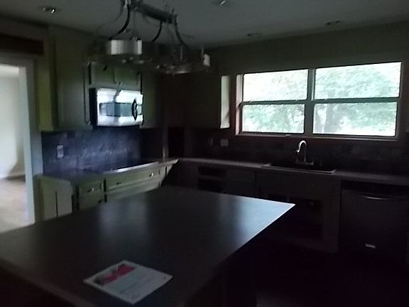 3rd image of 412 Georgia Ave