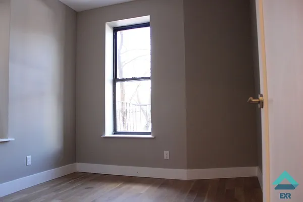 Rented by EXR | media 3