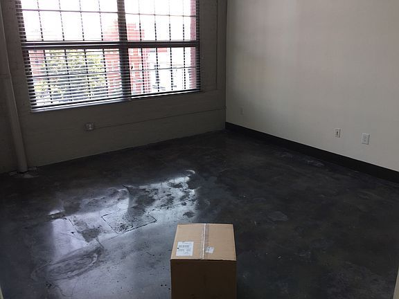 5th image of 301 S 11th St APT 2502