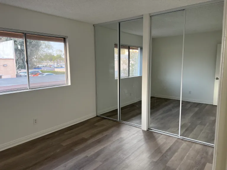 Woodside Garden Apartments — Photo 30