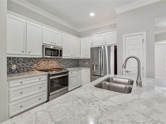 3rd image of 206 Landsburg Ct
