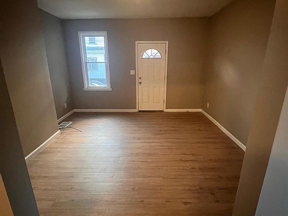 4th image of 144 22nd St
