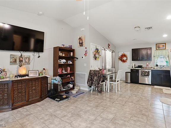 5th image of 6031 N Moss Cir
