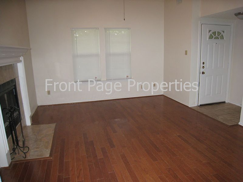 2nd image of 3323 Thomas Kincheon St