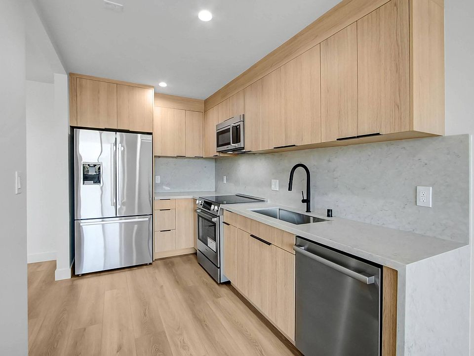 1st image of 950 4th St APT 406