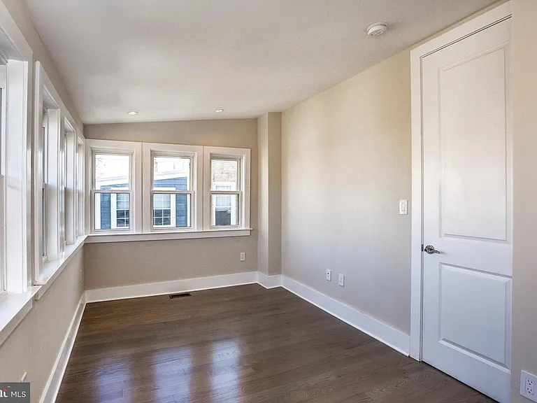 505 Nicholson St NW — Photo 9