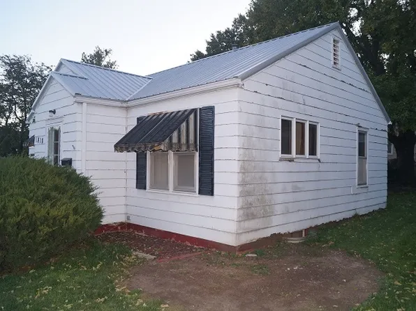 1818 J St, Auburn, NE 68305