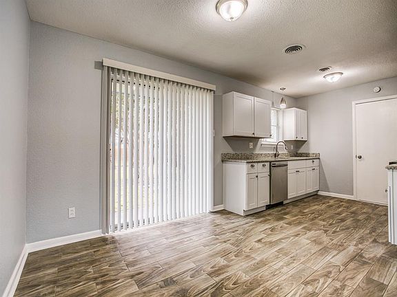 2nd image of 808 Jadewood Dr