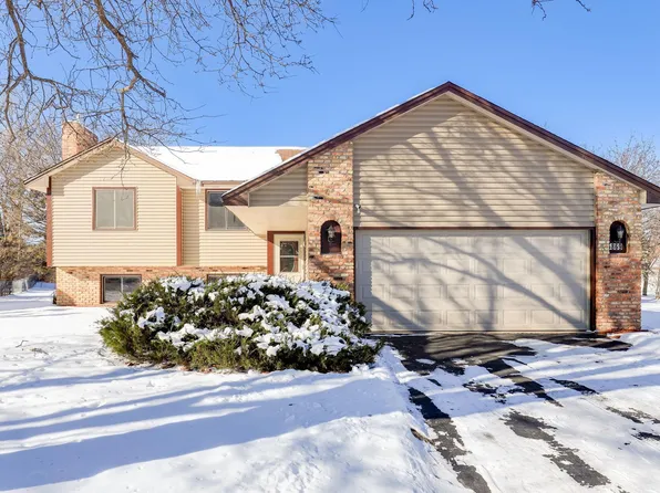 5869 Ridge Creek Rd, Shoreview, MN 55126