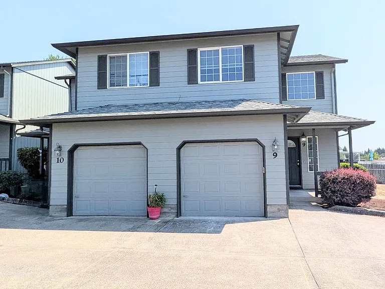 458-A Street Complex — Photo 2
