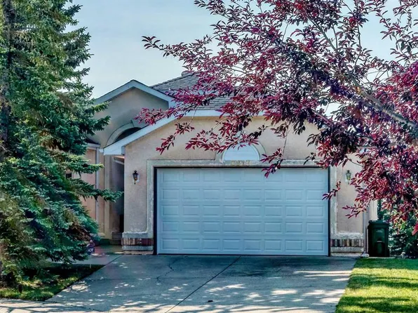 2917 N Signal Hill Hts SW, Calgary, AB T3H 2X4